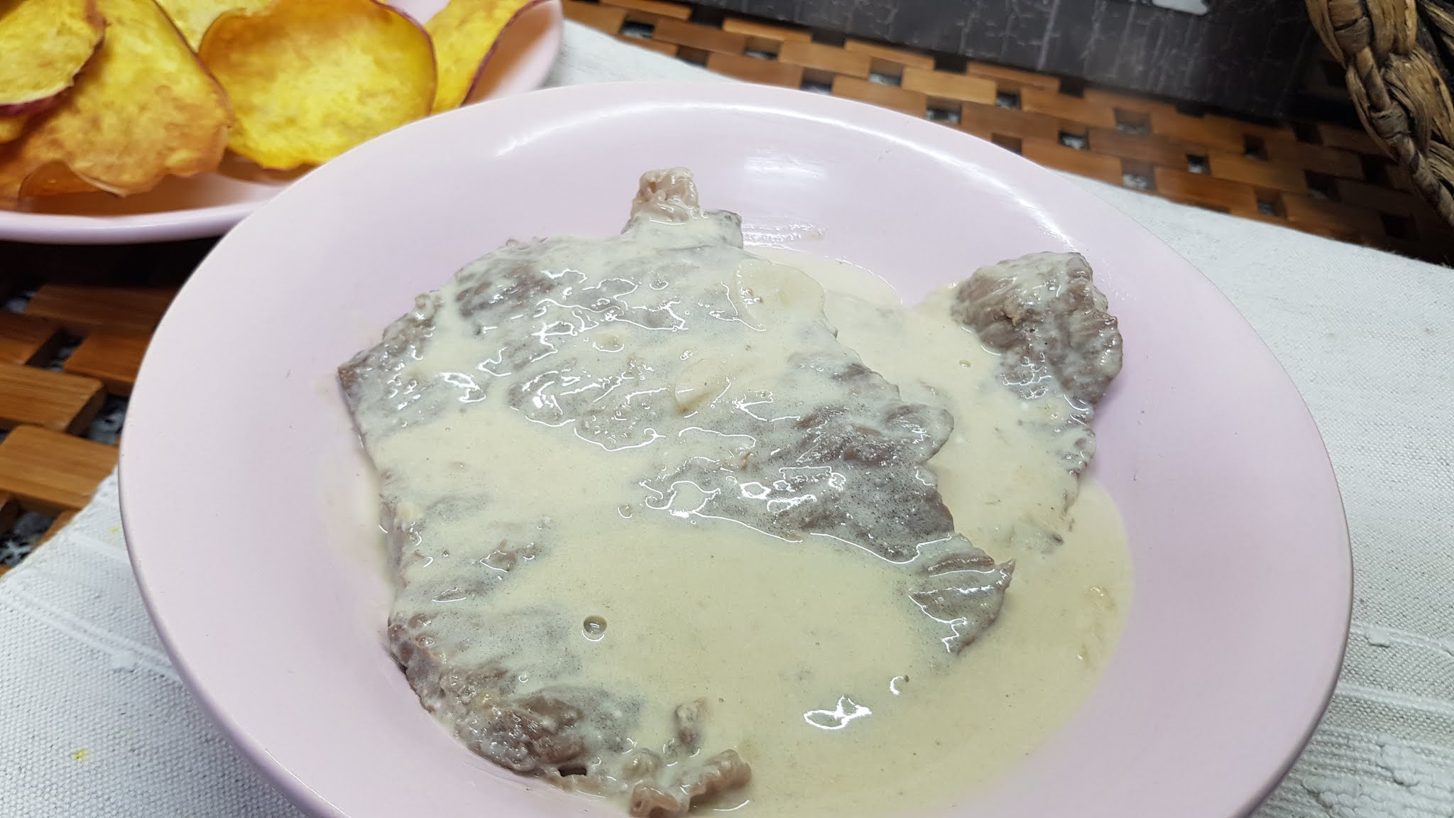 Bifes De Vaca C/ Molho De Pimenta Com Batata Frita Doce – Graça ...